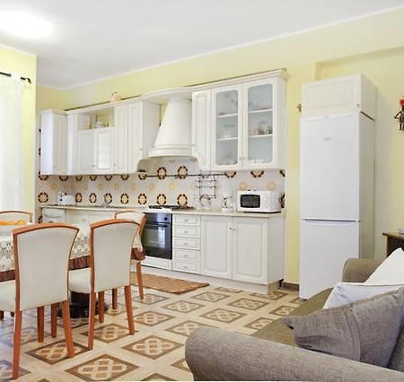 Casa Vacanze Rosy Джардини-Наксос Номер фото