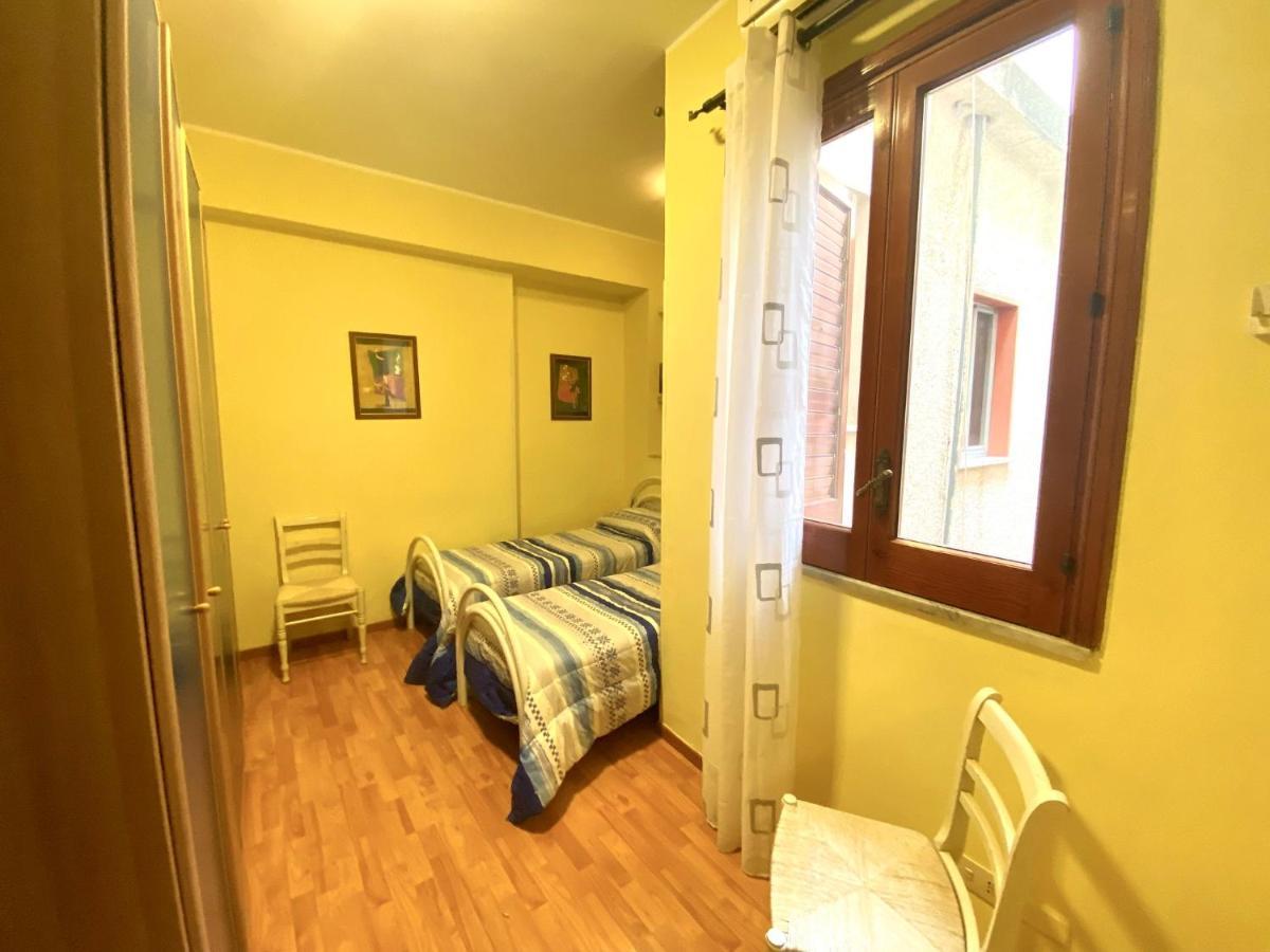 Casa Vacanze Rosy Джардини-Наксос Экстерьер фото